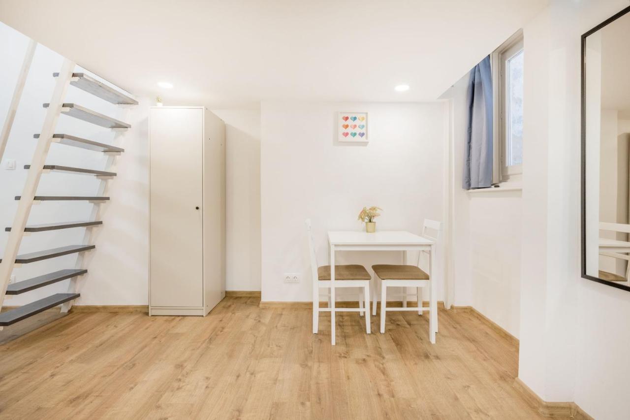 V12 Apartments — Photos 1